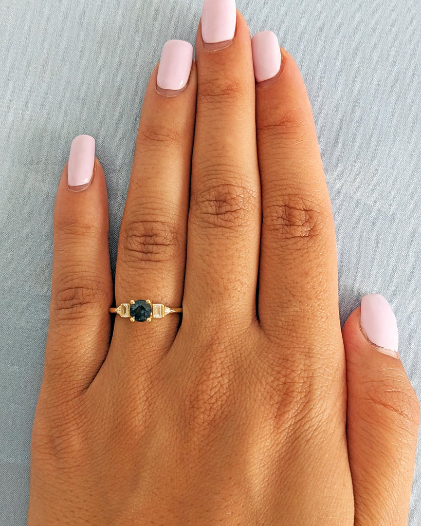 Petite Round cut Engagement Ring | 18k Gold Natural Sapphire Ring | Green Sapphire Gemstone Wedding Ring for Her | Dainty Minimalist Jewelry