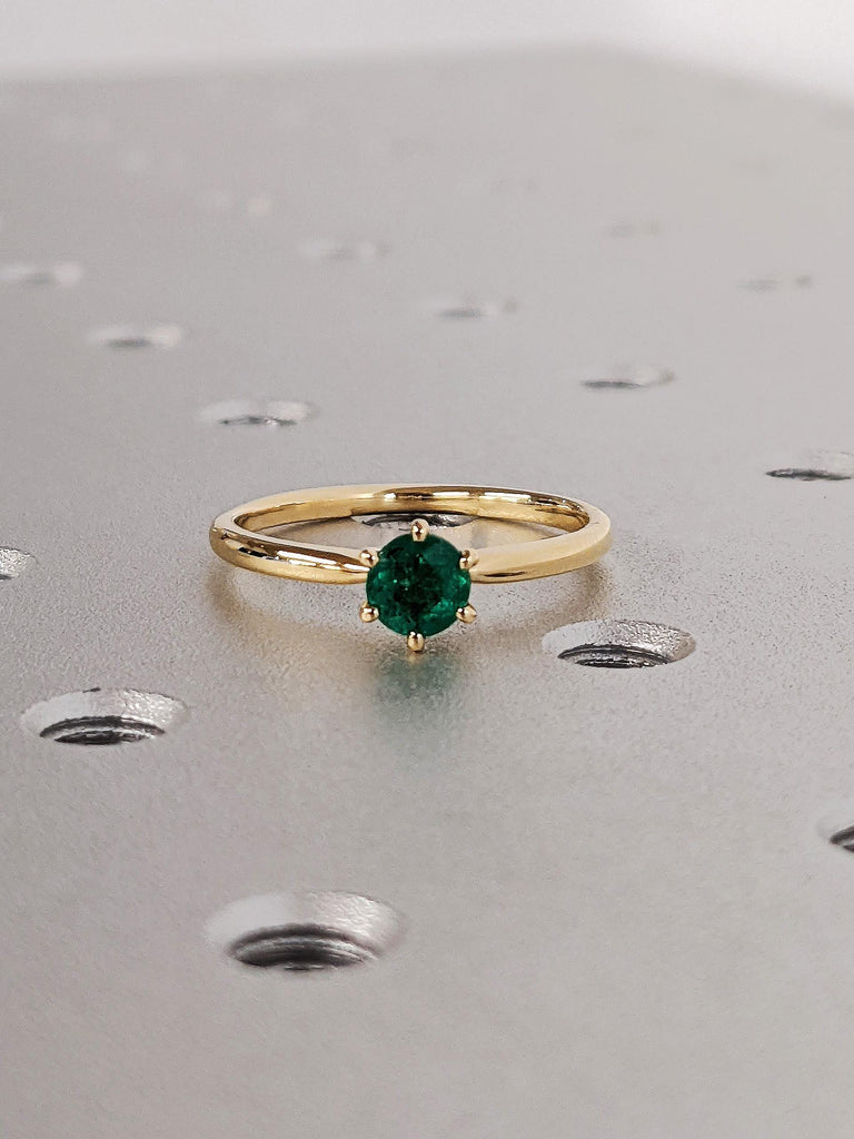 Dainty Green Lab Emerald Women's Engagement Ring, 18K Solid Yellow Gold Round Cut Solitaire Wedding Band, Custom Bridal Wedding Jewelry