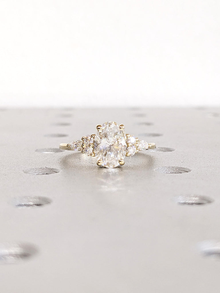 Lab Grown Diamond Engagement Ring, Oval Cut Ring, Lab Diamond Wedding Ring, 18k/14k Yellow Gold Promise Ring for Her, Cluster Diamond Ring