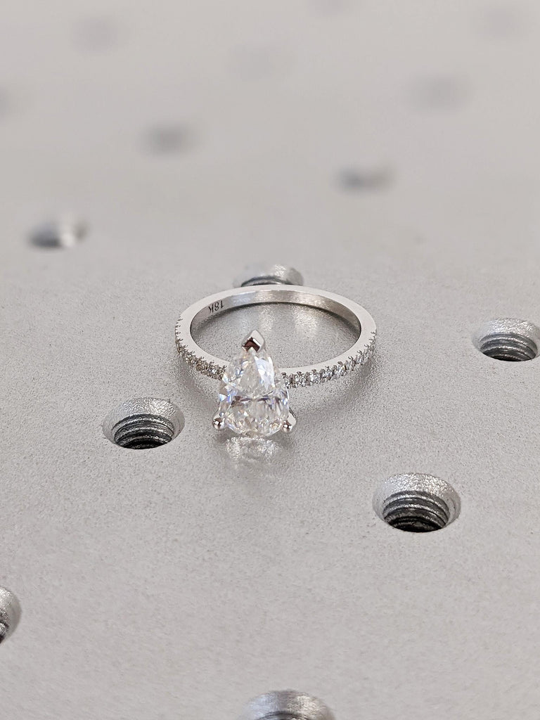 18K White Gold Vintage Lab Grown Diamond Engagement Ring, Pear Cut Diamond Pavé Wedding Band, Bridal Jewelry