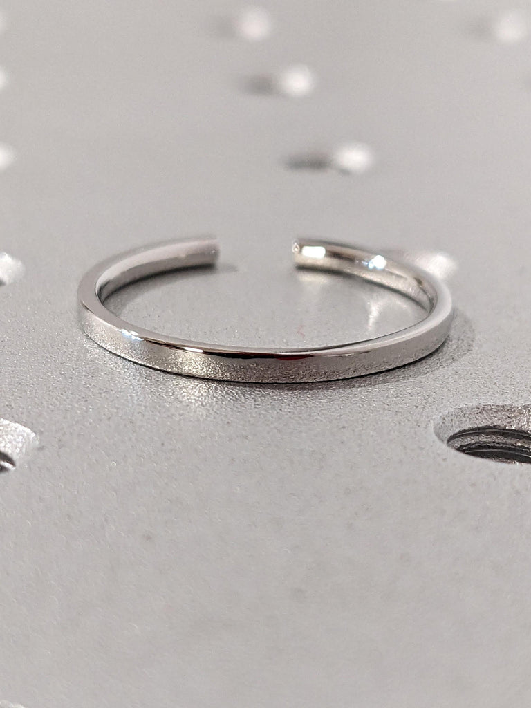 Dainty Emerald Ring | Green Gemstone Ring | Platinum Stacking Rings | Emerald Jewelry Anniversary Gift | May Birthstone Ring | Wedding Band