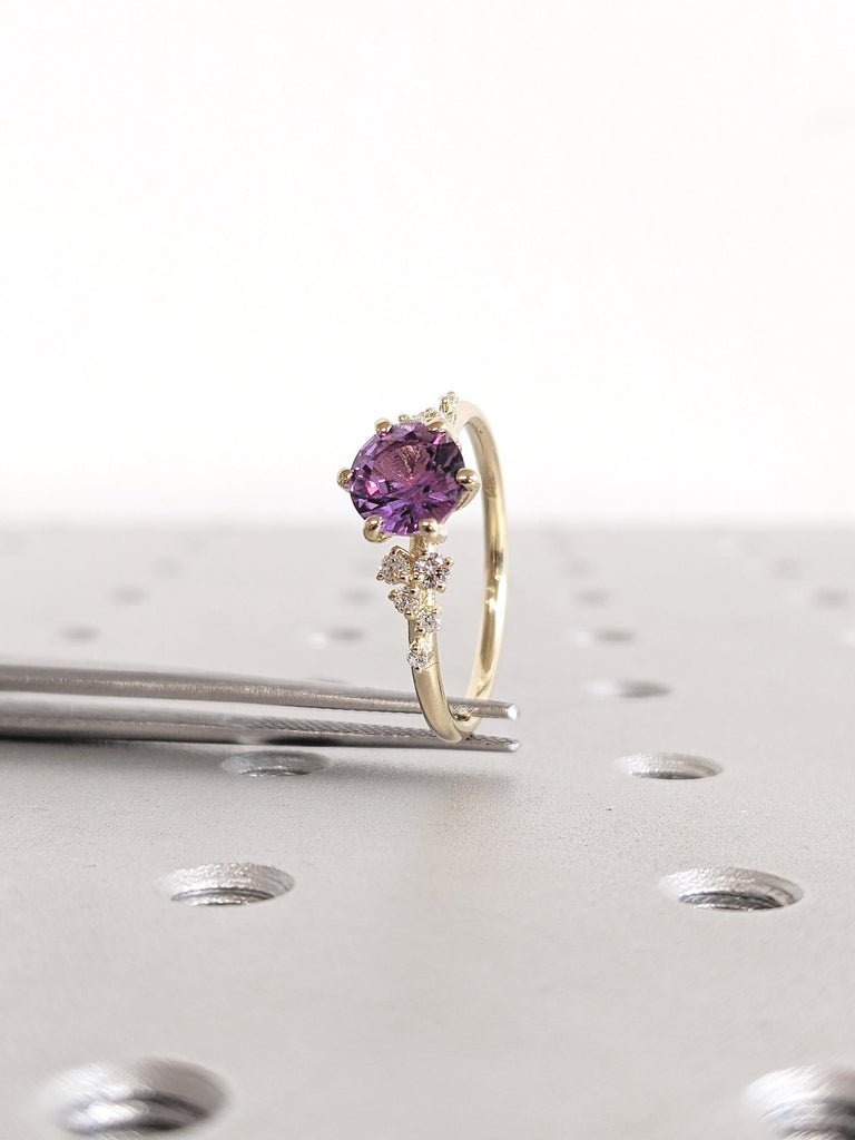 Vintage Round Alexandrite Engagement Ring, 14K Solid Gold Ring, Unique Snowdrift Diamond Cluster Promise Ring, Art Deco Lab Alexandrite Ring