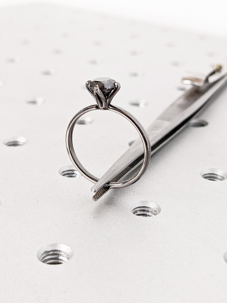 Round Cut Raw Salt and Pepper Diamond Ring, 14K Black Gold Engagement Ring, Diamond Solitaire Ring, Boho Bridal Jewelry, Dainty Wedding Ring
