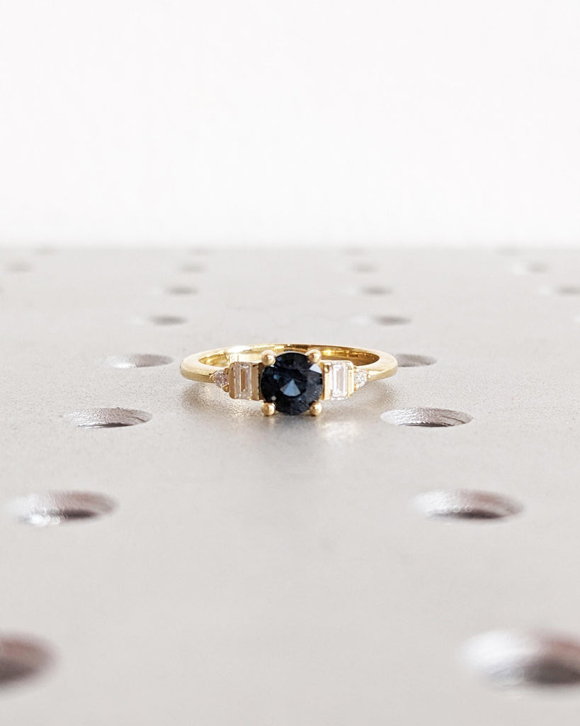 Petite Round cut Engagement Ring | 18k Gold Natural Sapphire Ring | Green Sapphire Gemstone Wedding Ring for Her | Dainty Minimalist Jewelry