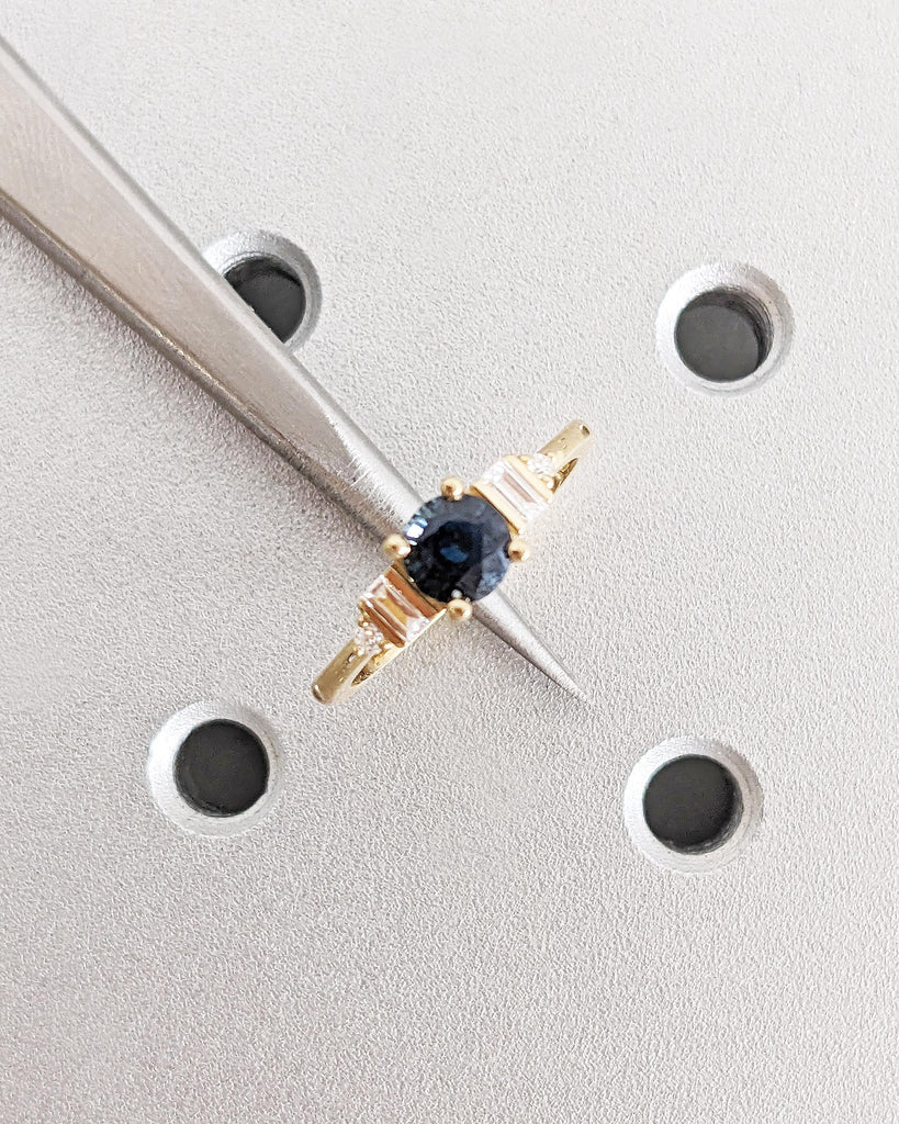 Petite Round cut Engagement Ring | 18k Gold Natural Sapphire Ring | Green Sapphire Gemstone Wedding Ring for Her | Dainty Minimalist Jewelry