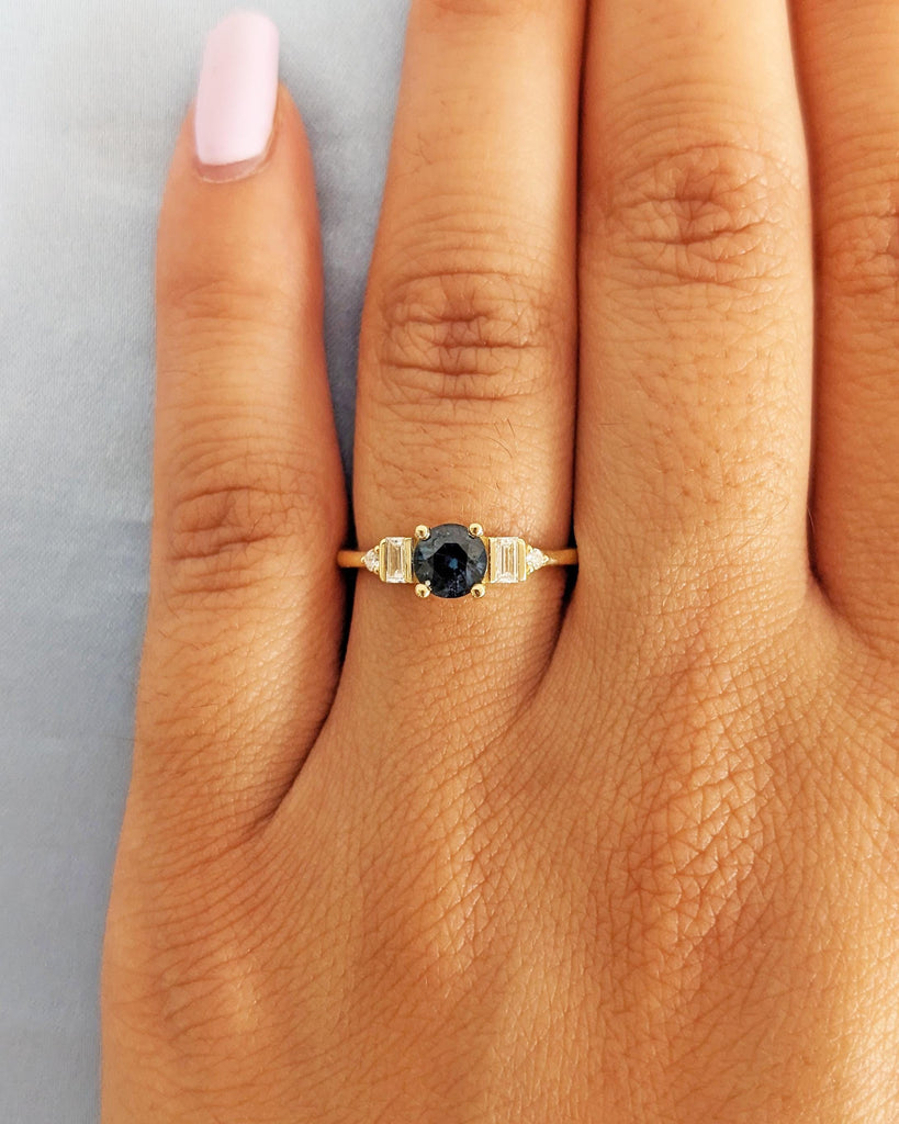 Petite Round cut Engagement Ring | 18k Gold Natural Sapphire Ring | Green Sapphire Gemstone Wedding Ring for Her | Dainty Minimalist Jewelry