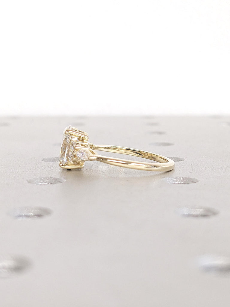Lab Grown Diamond Engagement Ring, Oval Cut Ring, Lab Diamond Wedding Ring, 18k/14k Yellow Gold Promise Ring for Her, Cluster Diamond Ring