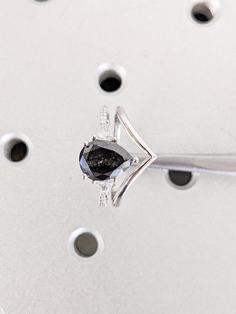 Unique Bridal Set Ring, Pear Engagement Ring, Salt and Pepper Diamond Ring, 14k Gold Wedding Ring Set, Chevron Matching Ring, Stackable Ring