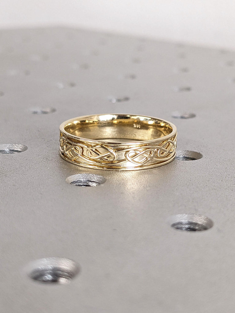 Real Solid 14K Yellow Gold 5mm Vintage Mens Wedding Band | Unisex Classic Celtic Love Knot Wedding Ring | Couples Ring | Commitment Ring