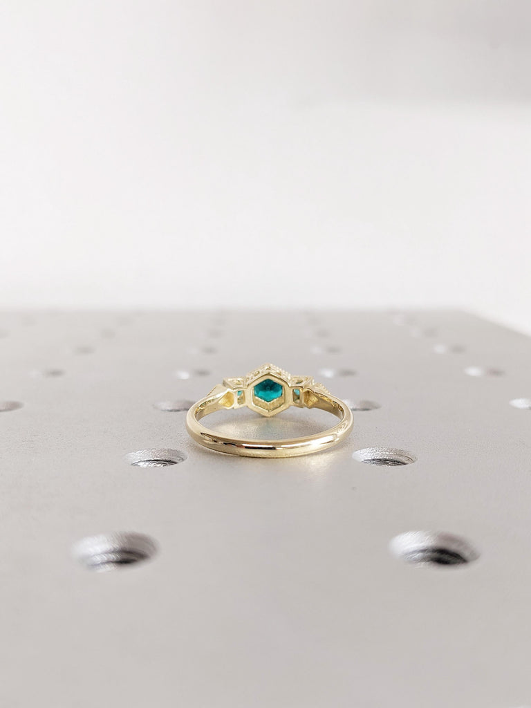 Lab Emerald Engagement Ring, 14K Yellow Gold Vintage Milgrain Green Emerald Ring, Three Stone Round Art Deco Prong Set May Birthstone Ring