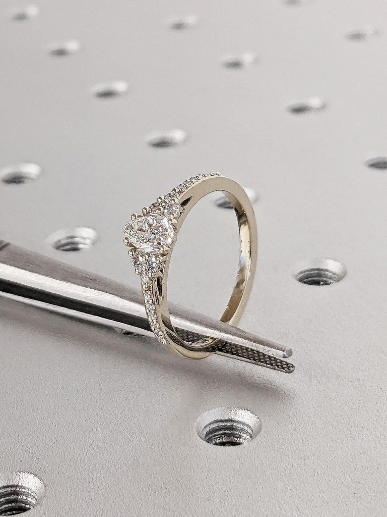 Pear Cut Moissanite Engagement Ring, Vintage Art Deco Ring, 14K Solid White Gold Dainty Pavé Diamond Wedding Band