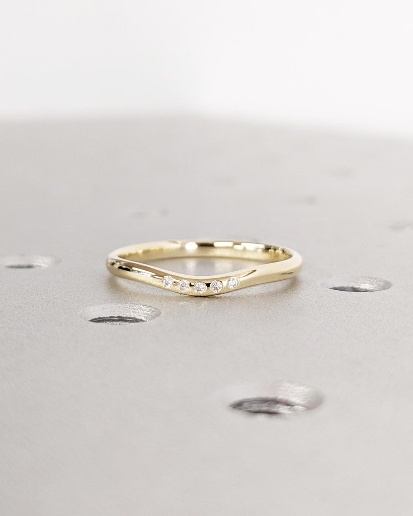 Minimalist Diamond Wedding Band | Five Stone Anniversary Band | Tiny Diamond Wedding Ring | 2mm Thin Wedding Band | 14K, 18K Solid Gold Dainty Stacking Ring