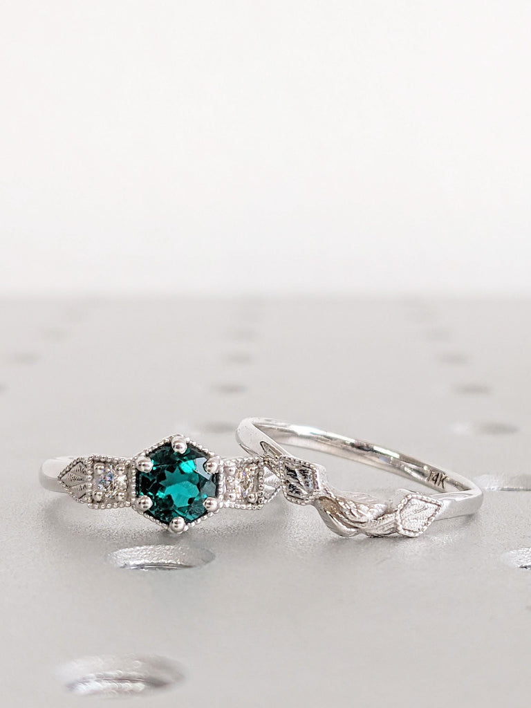 Emerald Engagement Ring Set, 14K White Gold Birthstone Ring, Lab Emerald Moissanite Ring, Milgrain Bridal Ring Set, Vintage Wedding Ring