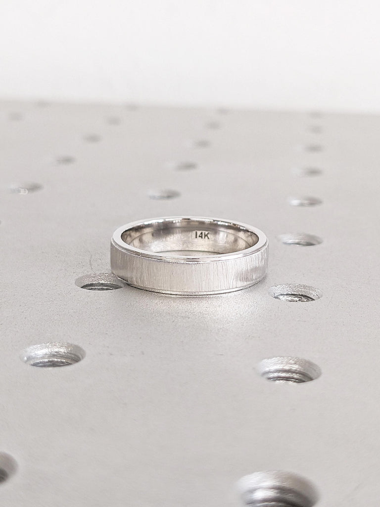 Minimalist Men&#39;s Wedding Band, Personalized Ring, Promise Ring for Him