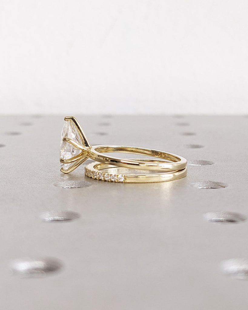 Pear Shaped Moissanite Engagement Ring Set / Teardrop Pear Solitaire Ring / Moissanite Wedding Band / Yellow White Rose Gold Bridal Ring Set