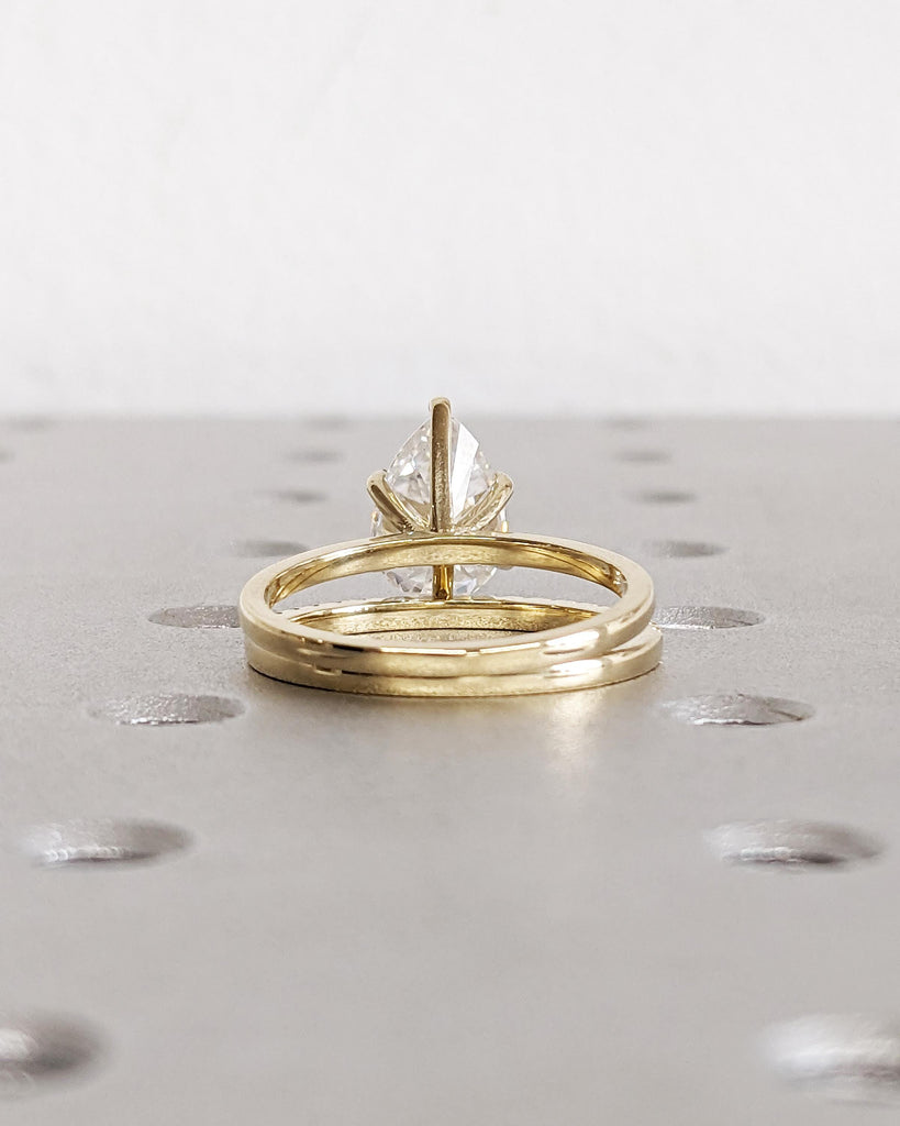 Pear Shaped Lab Grown Diamond Engagement Ring Set, Teardrop Pear Solitaire Ring, Lab Diamond Wedding Band, Yellow White Rose Gold Bridal Set