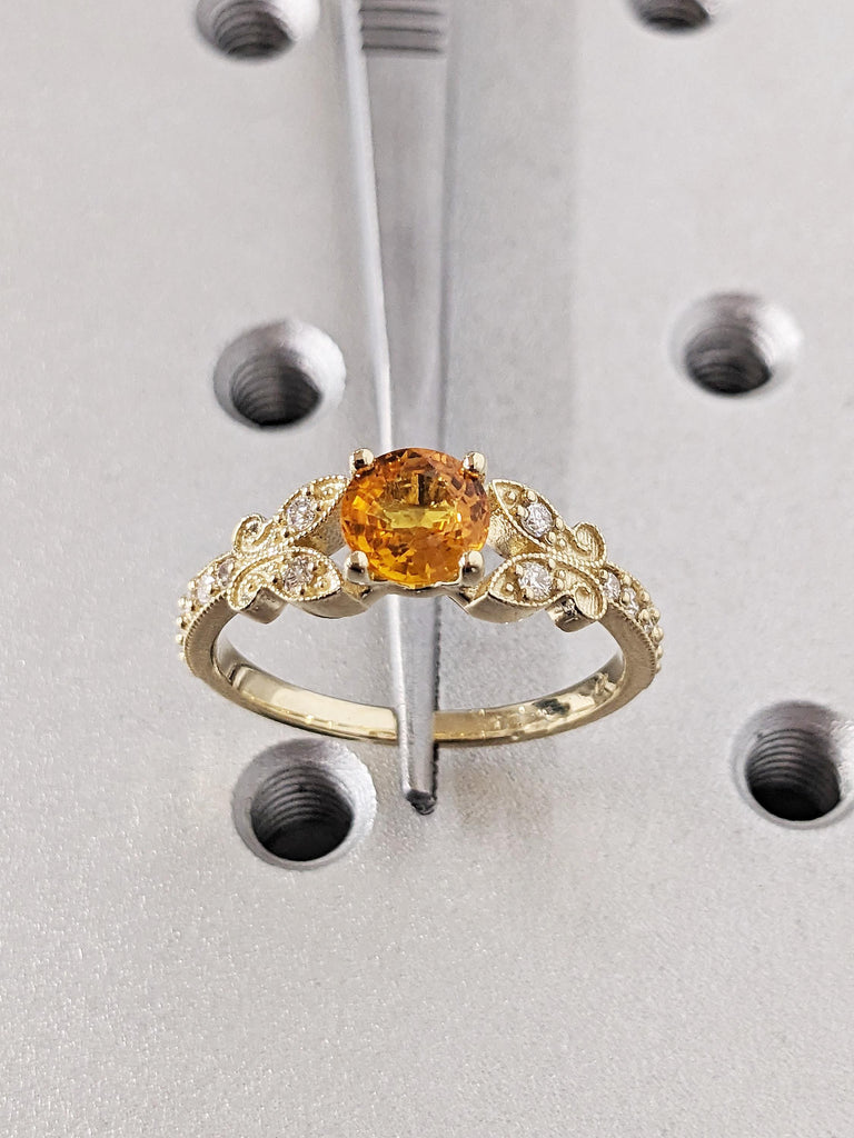 Vintage Round Cut Yellow Lab Sapphire Butterfly Milgrain Wedding Band, 14K Gold White Diamond Pavé Art Deco Ring