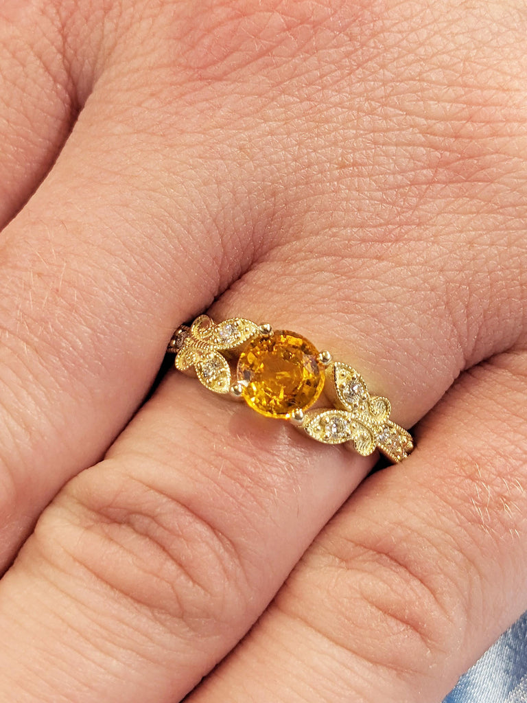 Vintage Round Cut Yellow Lab Sapphire Butterfly Milgrain Wedding Band, 14K Gold White Diamond Pavé Art Deco Ring
