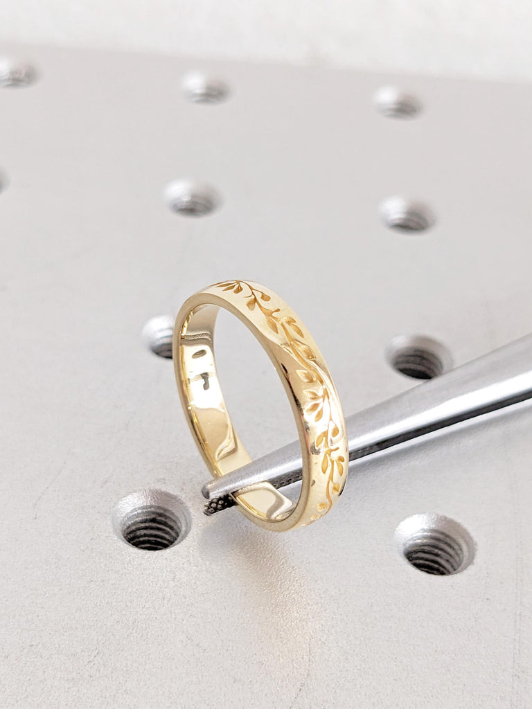 Men's Wedding Band, Men's Engagement Ring, 18K Yellow Gold Ring, Men's Jewelry