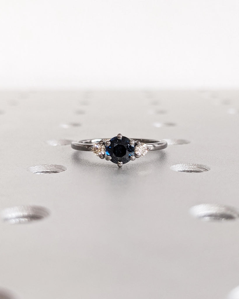 Peacock Sapphire Promise Ring Gold, Round Cut Engagement Dainty Sapphire Ring, Art Deco Ring, Green Gemstone Statement Ring Anniversary Gift