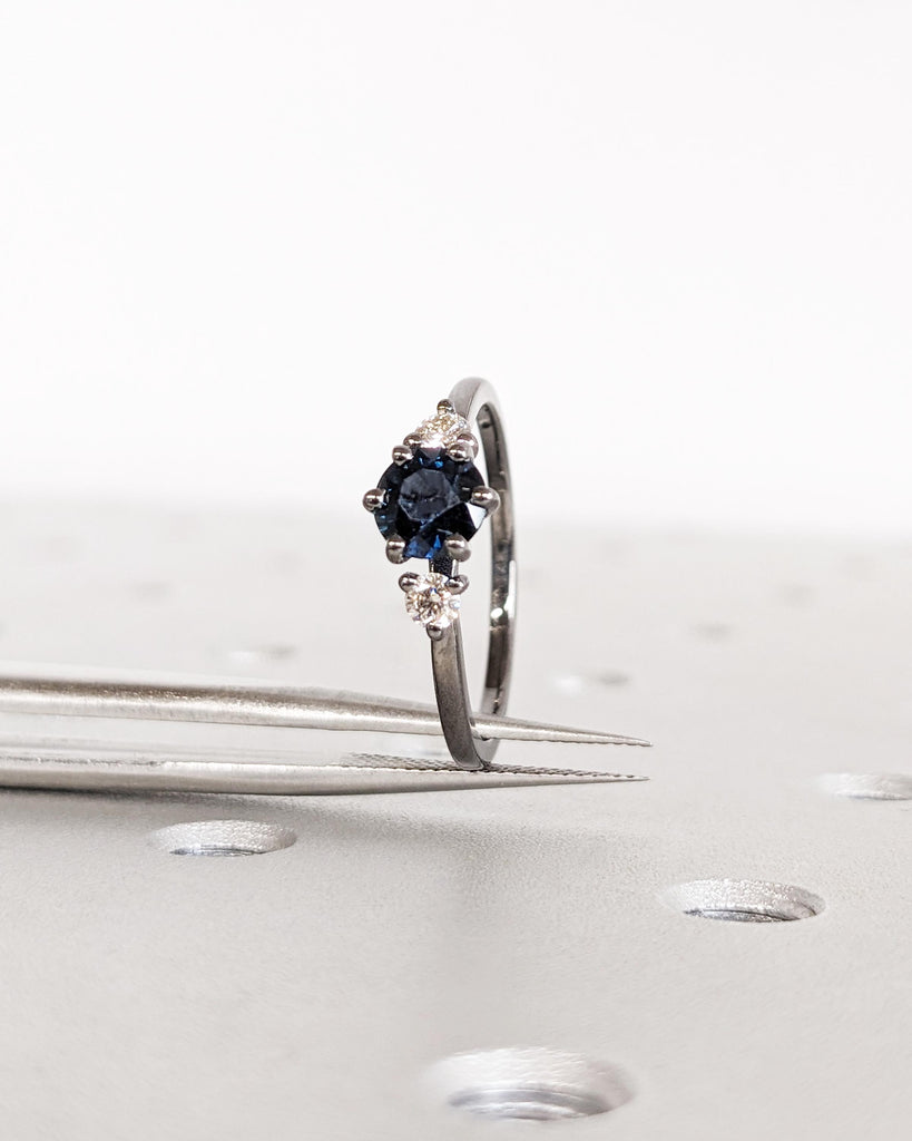 Peacock Sapphire Promise Ring Gold, Round Cut Engagement Dainty Sapphire Ring, Art Deco Ring, Green Gemstone Statement Ring Anniversary Gift