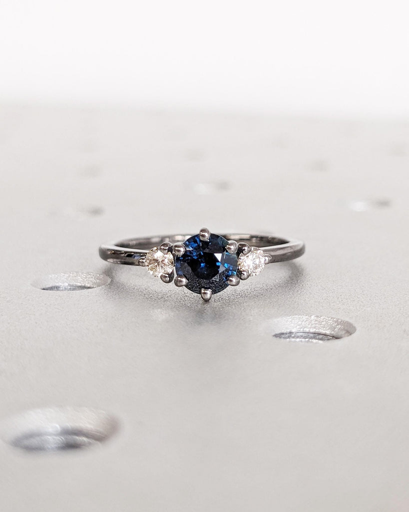 Peacock Sapphire Promise Ring Gold, Round Cut Engagement Dainty Sapphire Ring, Art Deco Ring, Green Gemstone Statement Ring Anniversary Gift