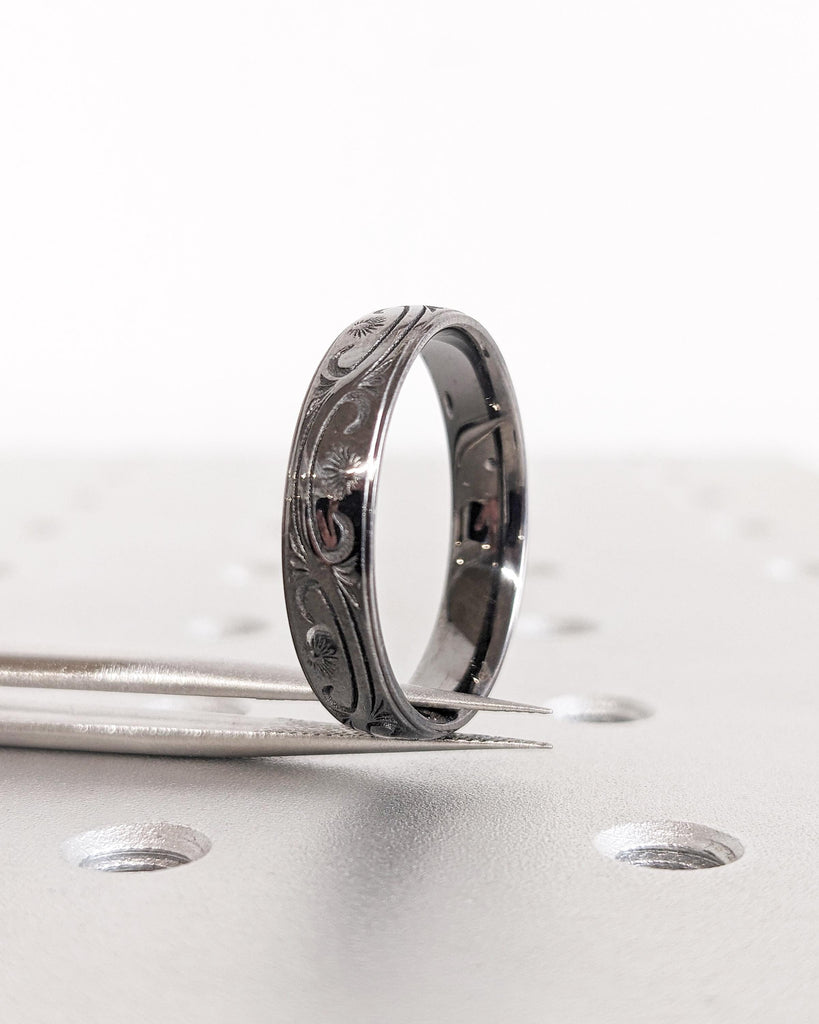 Paisley 14K 18K Solid Gold Wedding Ring for Men & Women | Black Gold Men's Wedding Band | Hand Engraved Men's Wedding Ring | Engraved Rings