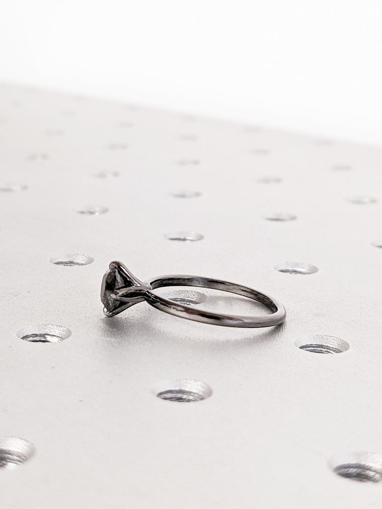 Round Cut Raw Salt and Pepper Diamond Ring, 14K Black Gold Engagement Ring, Diamond Solitaire Ring, Boho Bridal Jewelry, Dainty Wedding Ring