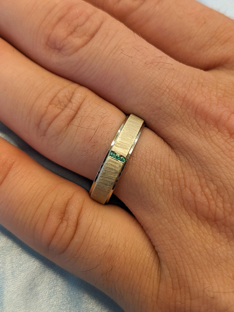 May Birthstone 5mm Wedding Ring | Brushed 14k White Gold Men Emerald Wedding Band | Stepped Edge Ring | Green Gemstone Ring Wedding Jewelry