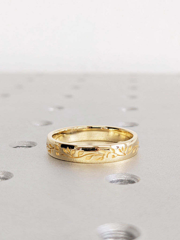 Men's Wedding Band, Men's Engagement Ring, 18K Yellow Gold Ring, Men's Jewelry