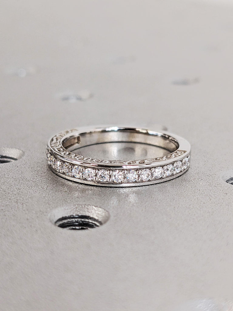 Round Cut Diamond Filigree Wedding Band, 14K White Gold Pavé Diamond Ring, Unique Vintage Scroll Engraved Wedding Band, Bridal Stacking Ring