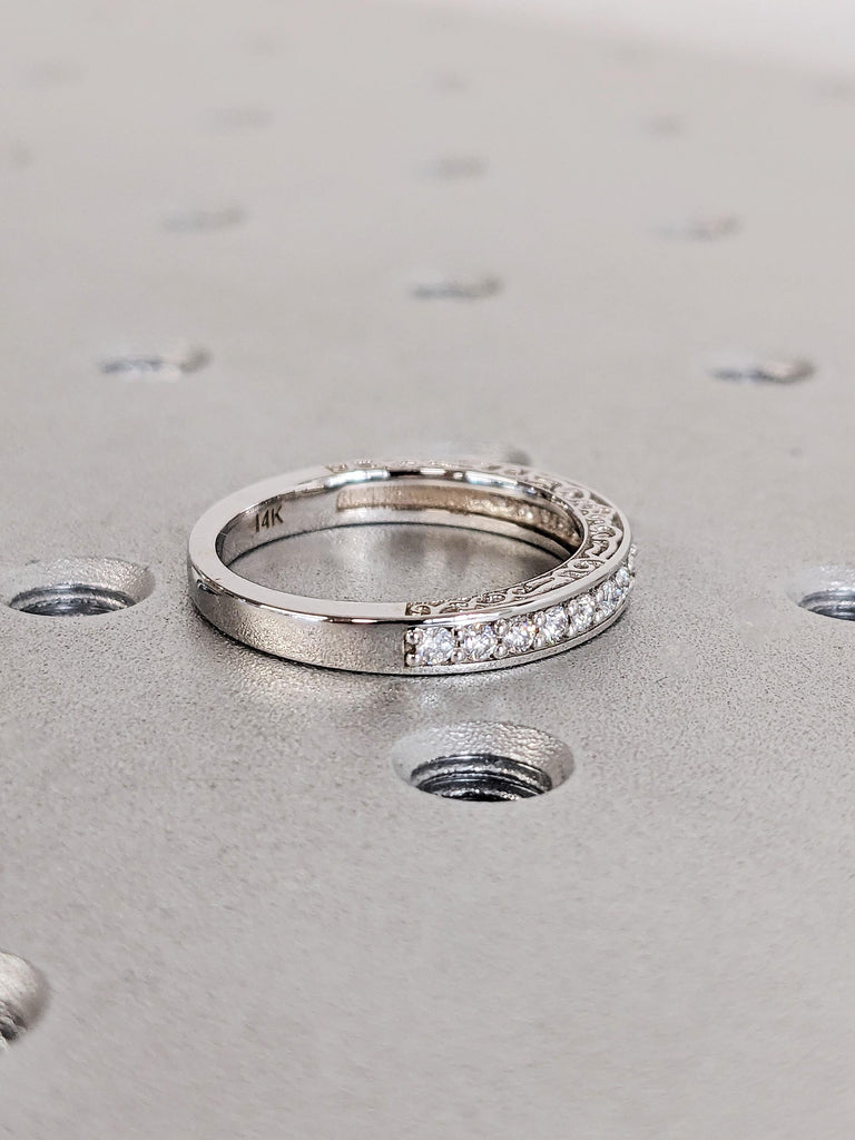 Round Cut Diamond Filigree Wedding Band, 14K White Gold Pavé Diamond Ring, Unique Vintage Scroll Engraved Wedding Band, Bridal Stacking Ring