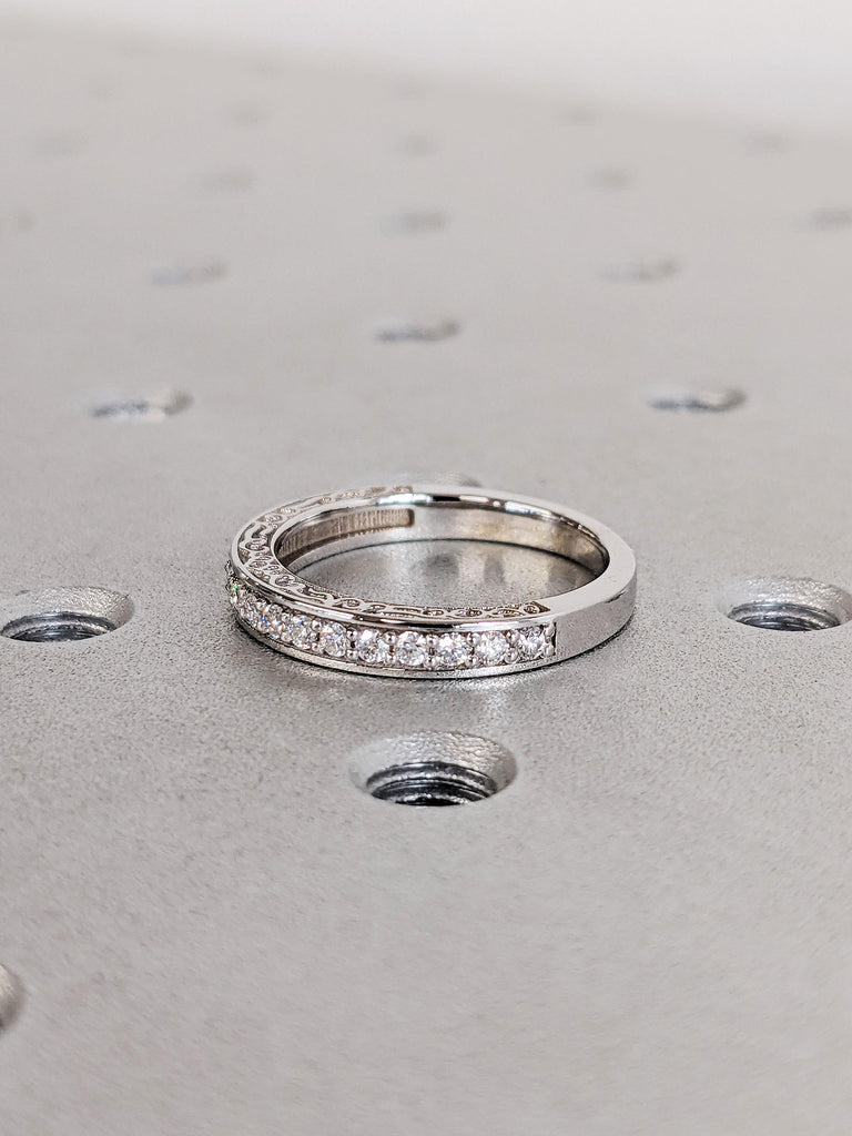 Round Cut Diamond Filigree Wedding Band, 14K White Gold Pavé Diamond Ring, Unique Vintage Scroll Engraved Wedding Band, Bridal Stacking Ring