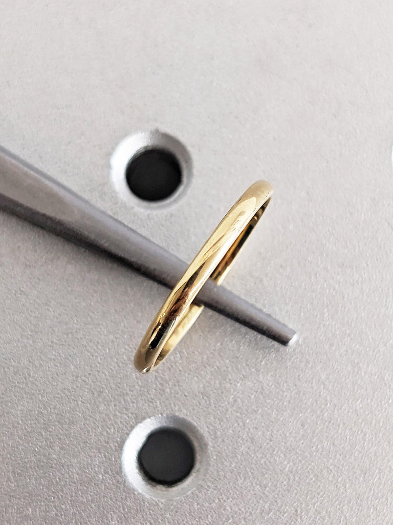 Thin 18K Solid Yellow Gold Wedding Band, Low Dome Comfort Fit Ring, Minimalist Women’s Ring, Classic Plain Gold Band