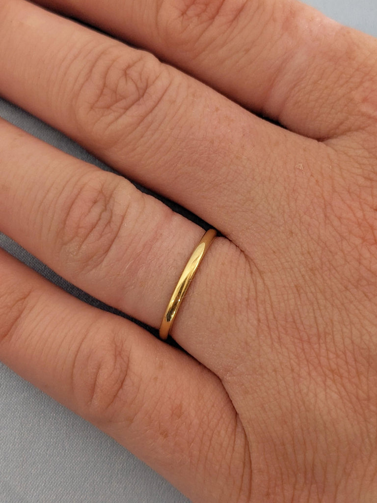 Thin 18K Solid Yellow Gold Wedding Band, Low Dome Comfort Fit Ring, Minimalist Women’s Ring, Classic Plain Gold Band