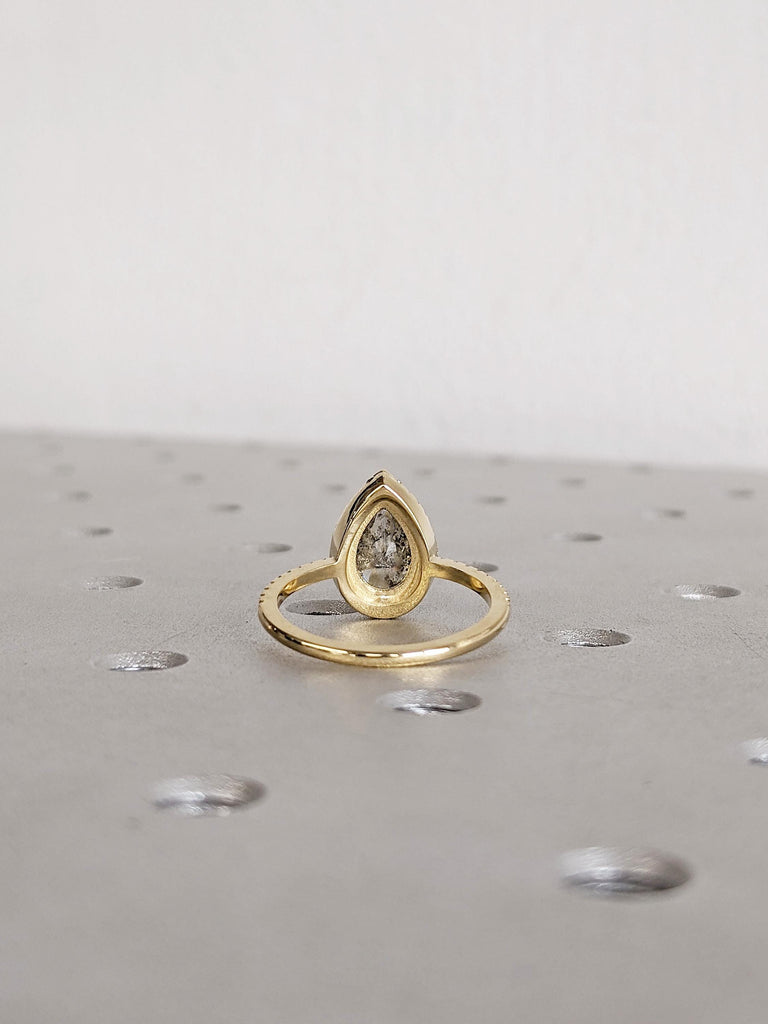 1920s Pear Cut Salt and Pepper Diamond Engagement Ring, 14K Yellow Gold Halo Ring, Vintage Diamond Wedding Ring