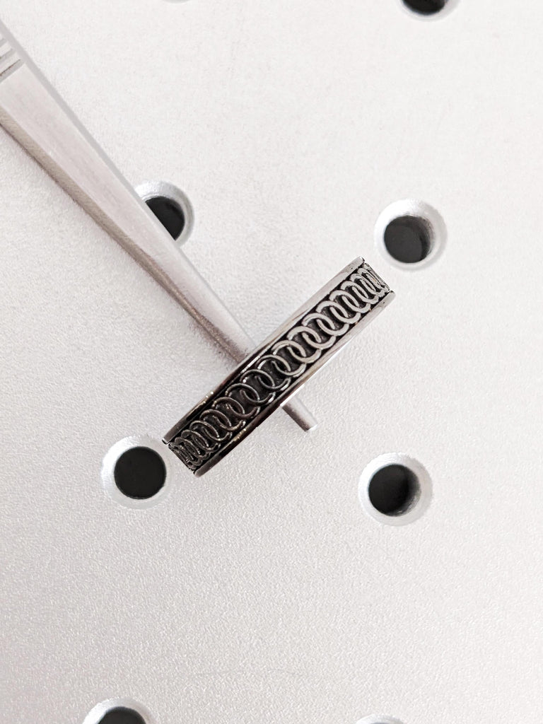 Chain Pattern Black Gold Band, 14K Polished Men’s Wedding Ring, Custom 5mm Modern Engagement Band, Alternative Ring