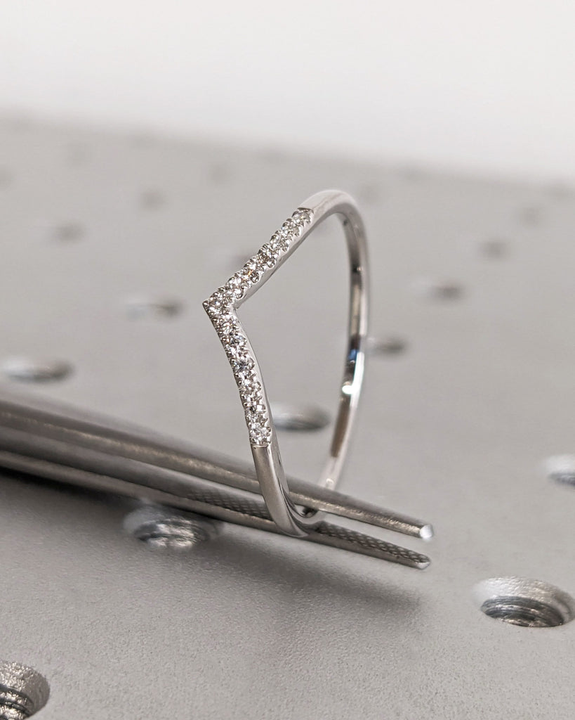 Round Cut Diamond Chevron Engagement Ring, 14K White Gold V Shaped Matching Wedding Band, Half Eternity Stacking Ring