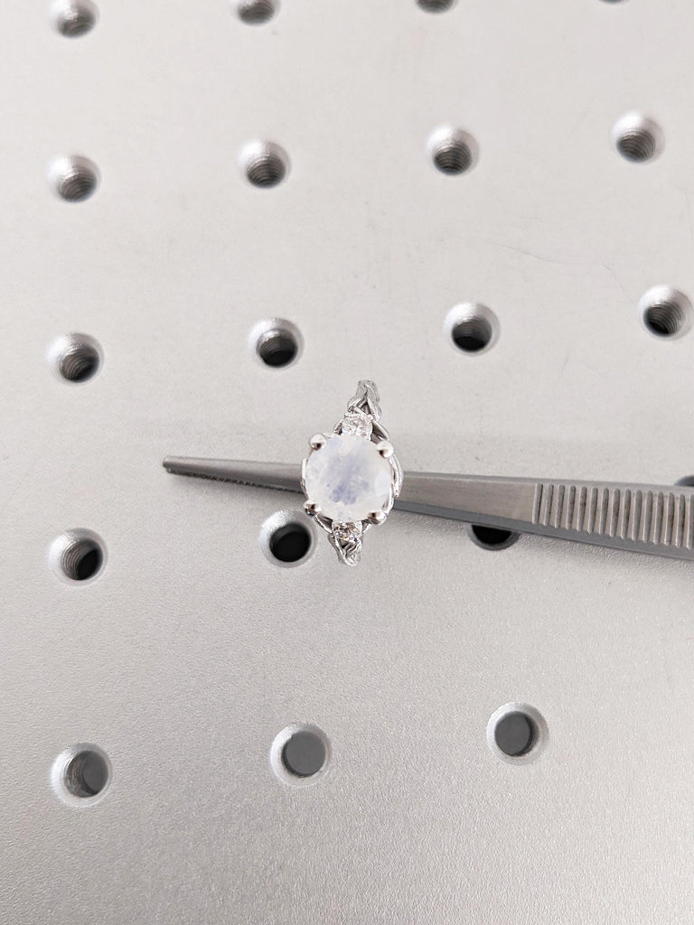 2.2ct Moonstone Engagement Ring, 14K White Gold Round Cut Moonstone Ring, Nature Inspired Diamond Leaf Ring, Wedding Ring, Ring Gift For Her