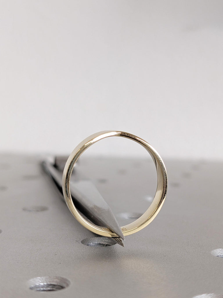 Unique Gold Wedding Band, 14K Yellow Gold Stacking Ring For Woman, Unique Matching Ring, Curved Simple Gold Ring, Wedding Gift, Promise Ring