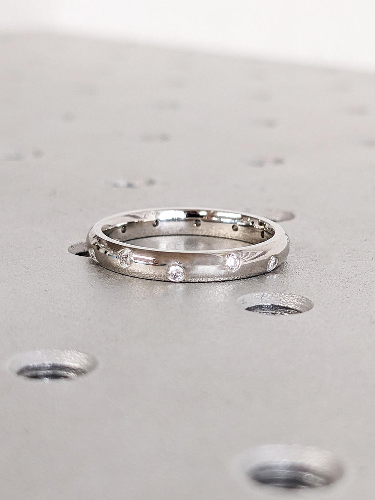 Platinum Zig Zag Diamond Wedding Band, Unique Round Shaped White Gold Diamond Comfort Fit Ring, Unisex Wedding Band, Custom Stacking Ring