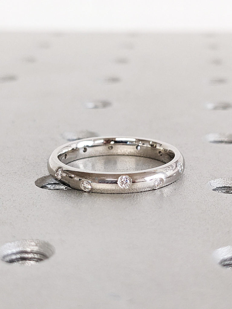 Platinum Zig Zag Diamond Wedding Band, Unique Round Shaped White Gold Diamond Comfort Fit Ring, Unisex Wedding Band, Custom Stacking Ring