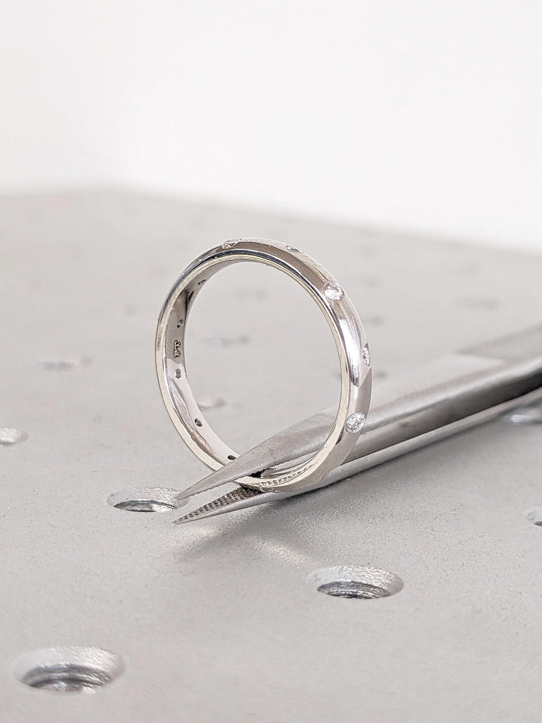 Platinum Zig Zag Diamond Wedding Band, Unique Round Shaped White Gold Diamond Comfort Fit Ring, Unisex Wedding Band, Custom Stacking Ring