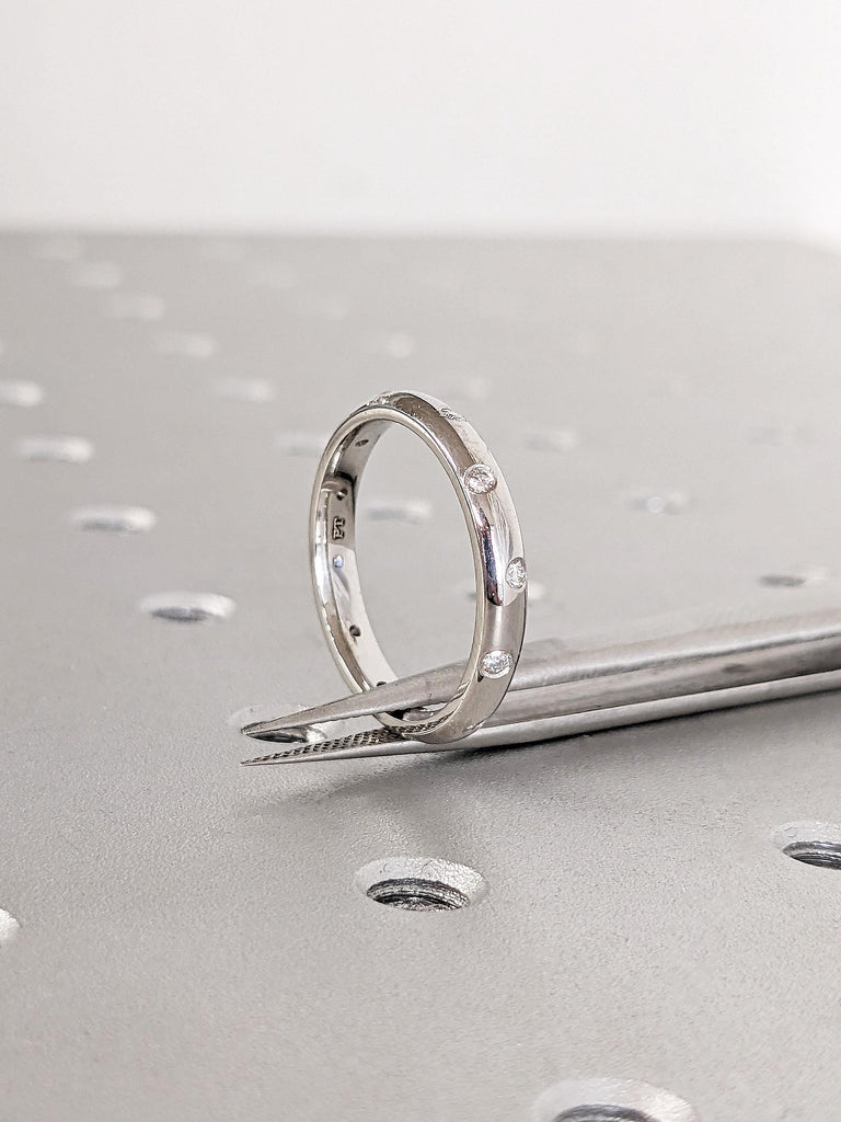 Platinum Zig Zag Diamond Wedding Band, Unique Round Shaped White Gold Diamond Comfort Fit Ring, Unisex Wedding Band, Custom Stacking Ring