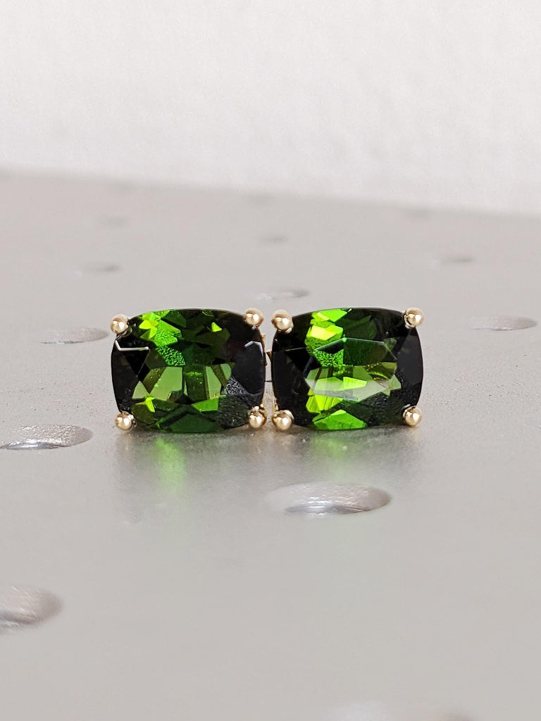 Cushion Cut Green Tourmaline Stud Earrings, 14K Solid Yellow Gold Screw Back Stones Studs, Libra Birthstone Earrings, Everyday Gold Jewelry