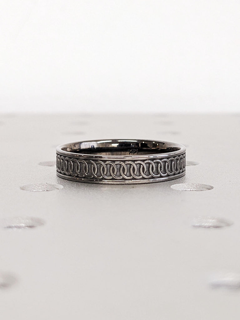 Chain Pattern Black Gold Band, 14K Polished Men’s Wedding Ring, Custom 5mm Modern Engagement Band, Alternative Ring