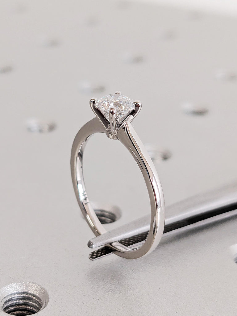 14K Solid White Moissanite Wedding Band, Solitaire Round Cut Moissanite Engagement Ring, Modern Bridal Ring, Stackable Everyday Jewelry