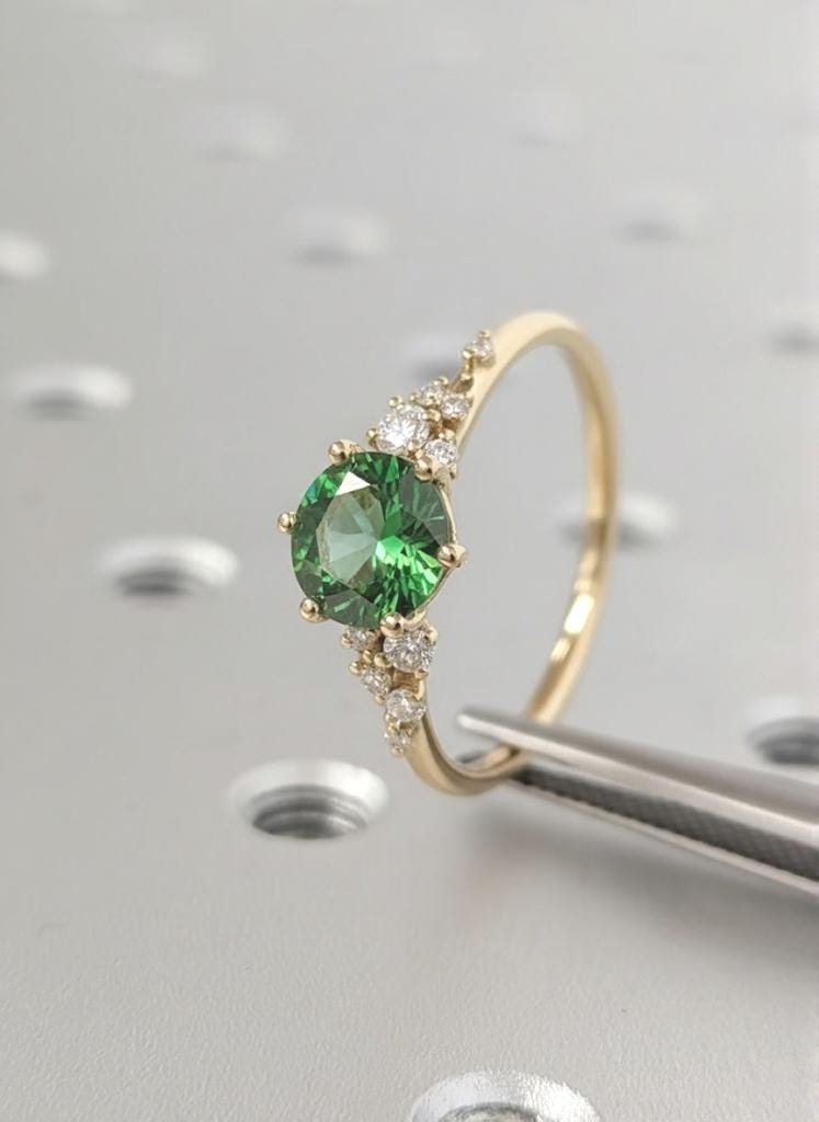 Art Deco 18k Solid Gold Diamond Cluster Ring