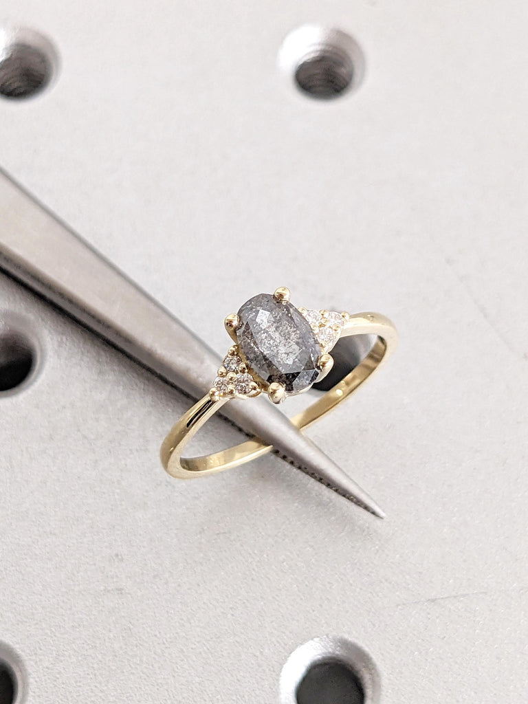 1920's Vintage Natural Salt and Pepper Diamond Ring, Oval Cut Engagement Ring, 14K Yellow Gold Bridal Ring, Round Side Diamond Ring For Her