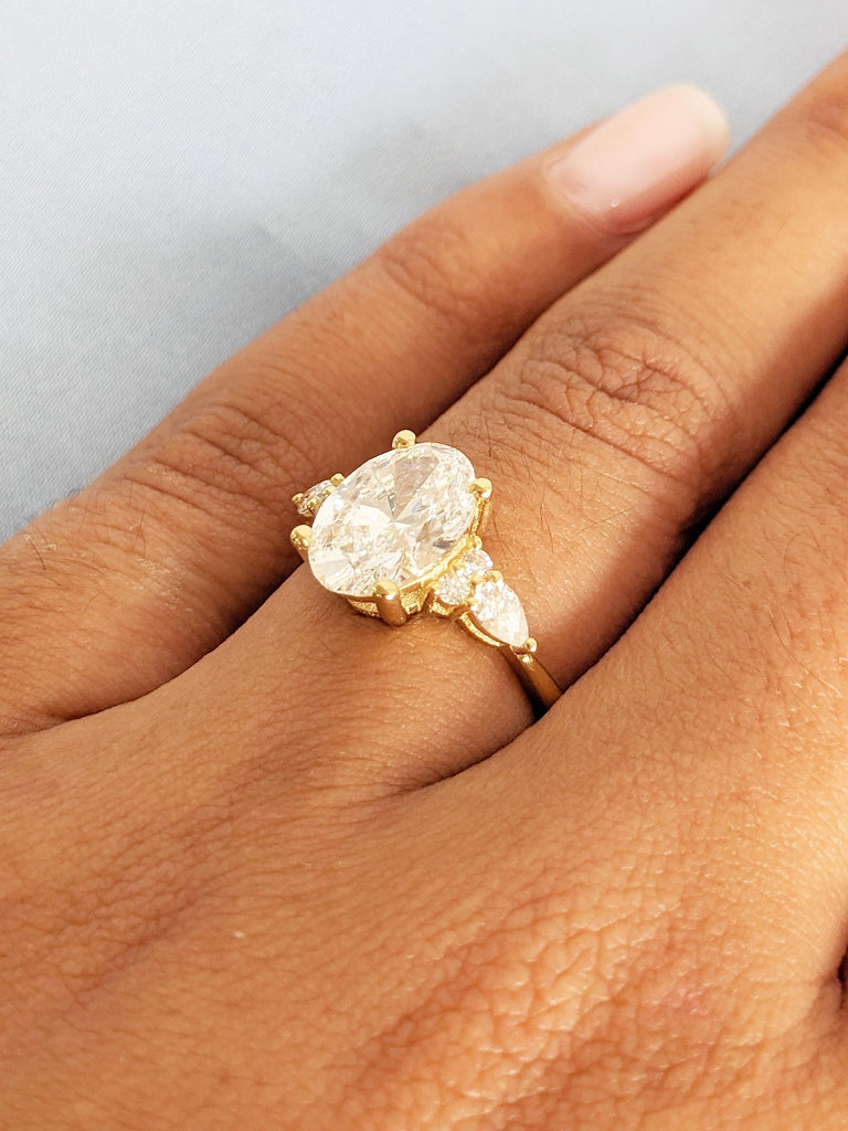 Oval Moissanite Ring, Art Deco 18k Solid Gold Engagement Ring, Unique Moissanite Cluster Personalized Statement Ring for Her, Bridal Jewelry